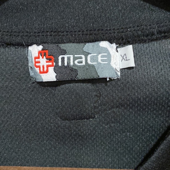 Cycling jersey. Mountain biking shirt XXL. Has a few snags. - Picture 5 of 6